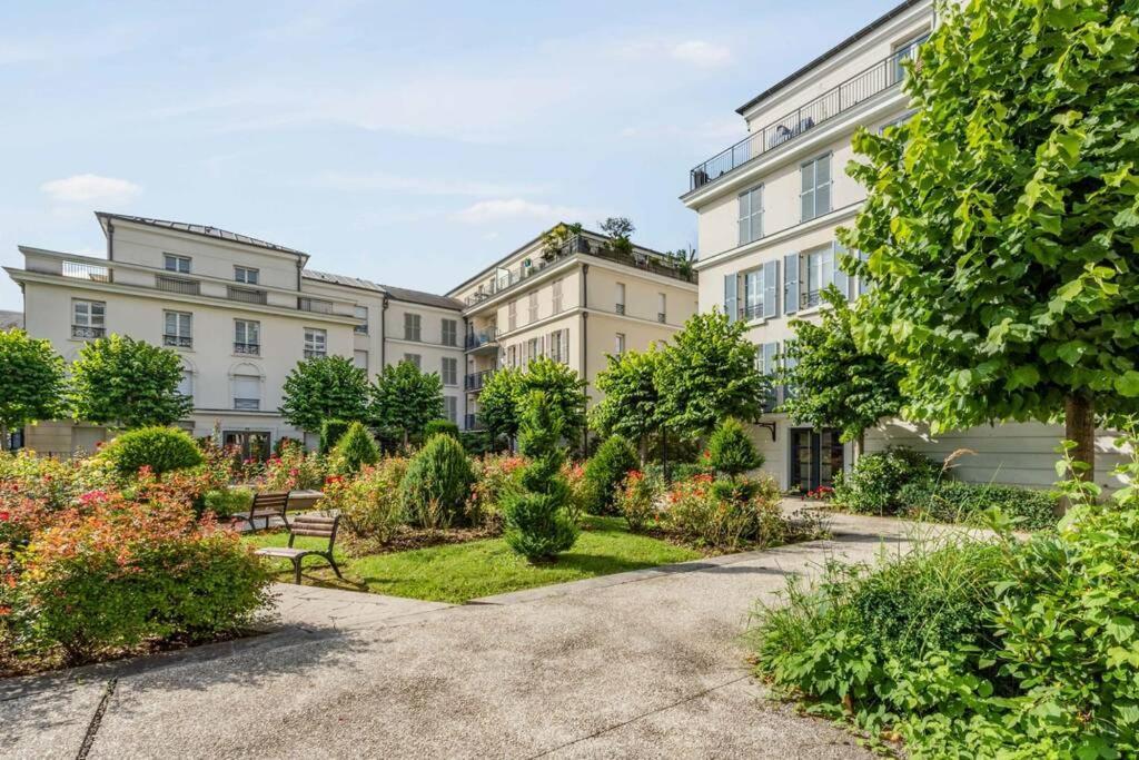 Cour Royal Apartment Near Disneyland Bmyguest Chessy  Bagian luar foto